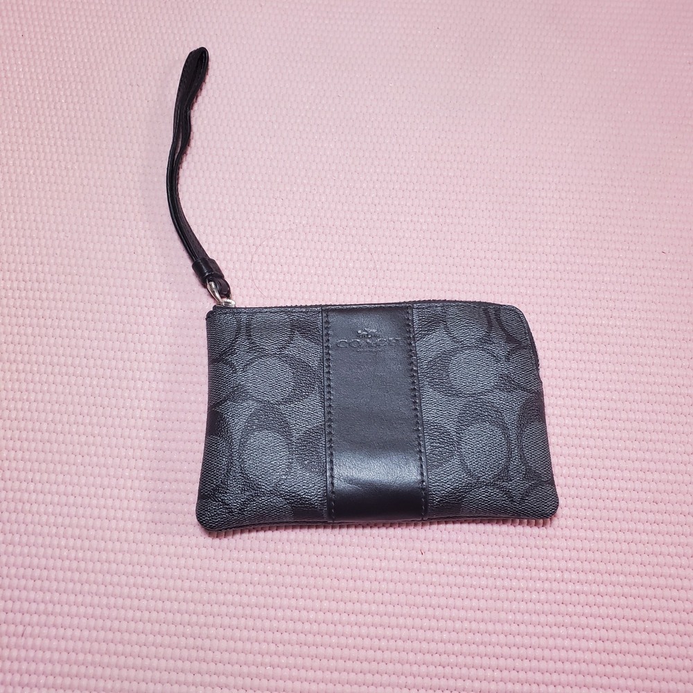 Coach Signature Wristlet Corner Zip Timeless Classic Cardholder Wallet Black